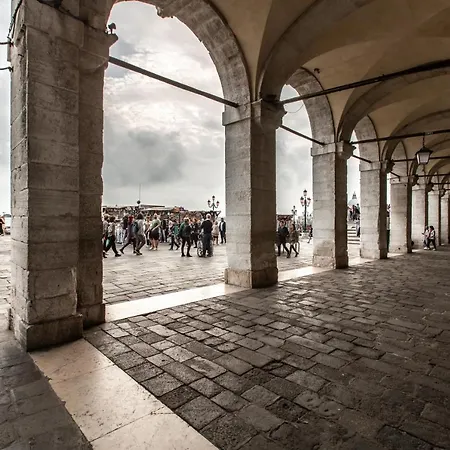 Apartment Doge's Palace R&r